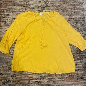 Merona Flowy Yellow Top Size M